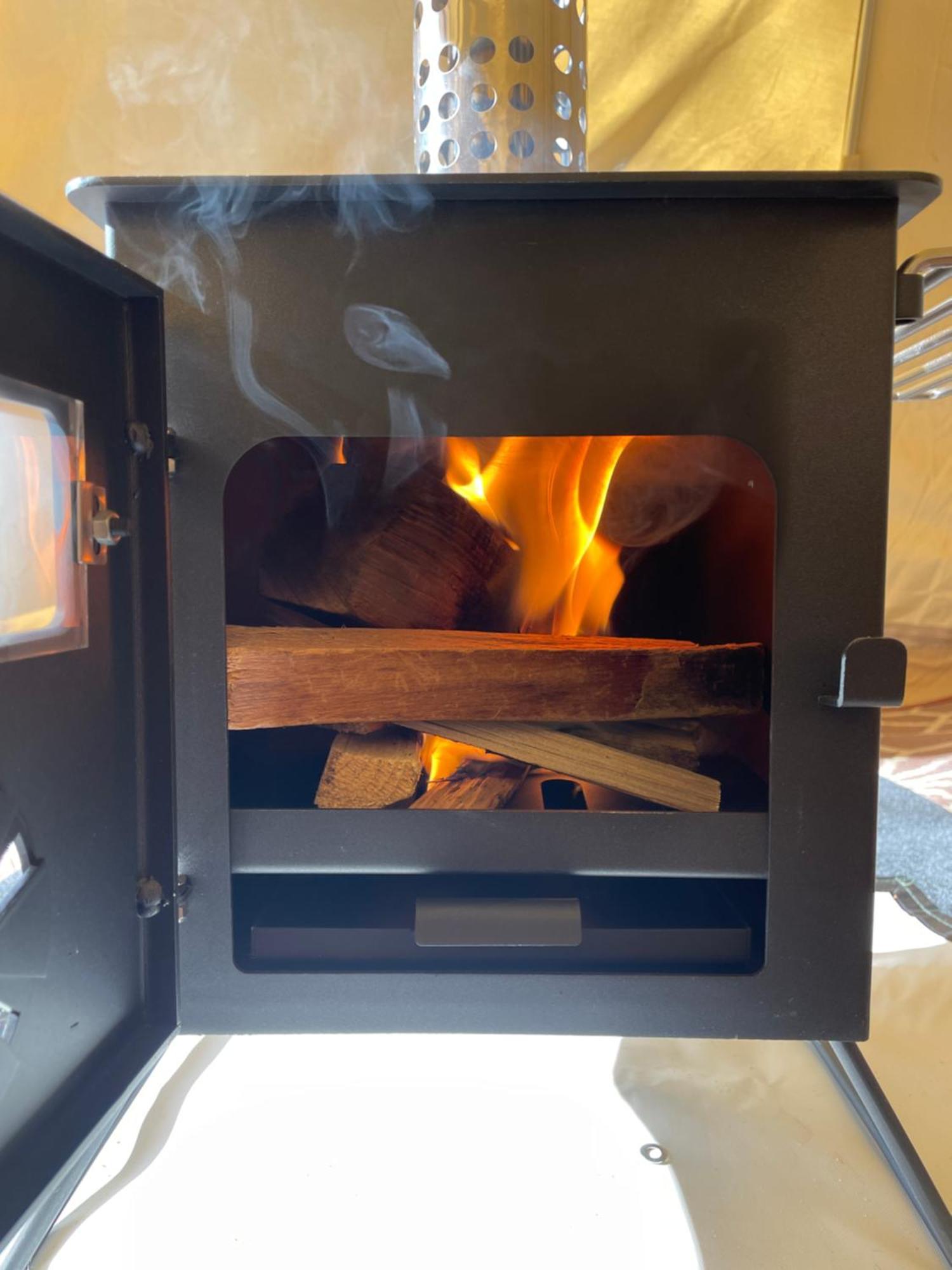Luxury tent The Warren, Hot Tub And Wood Burning Stove