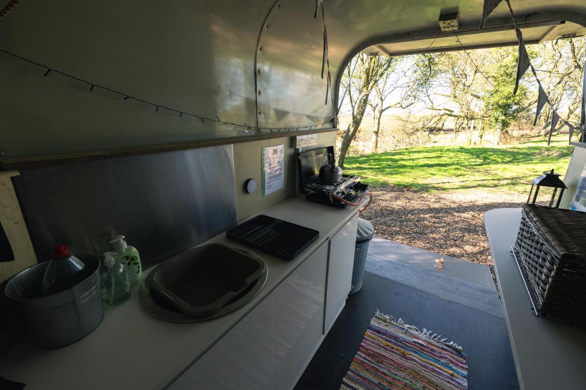 The Warren, Hot Tub And Wood Burning Stove * Brackley (Northamptonshire)
