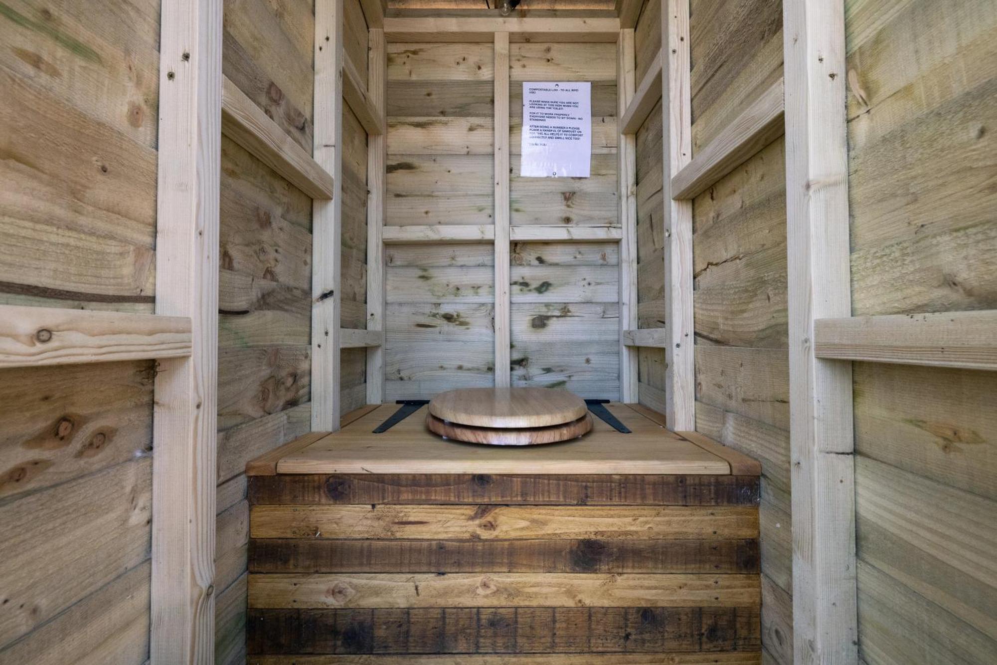 The Warren, Hot Tub And Wood Burning Stove Luxury tent *